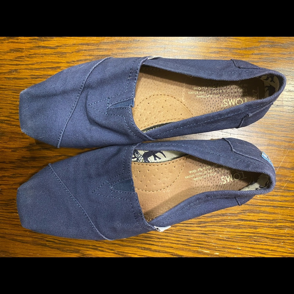 Toms womens shoes 7